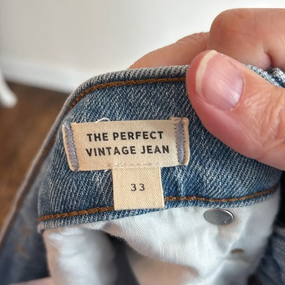 Madewell women’s the perfect vintage jeans Light Blue Denim Jeans distressed 33!